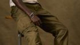 سروال كارجو موضة الرجال في صيف 2022