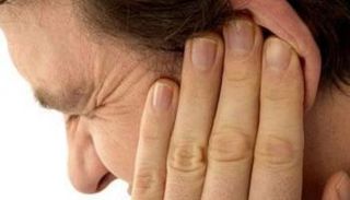 طنين الأذن الحاد يستوجب استشارة الطبيب