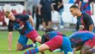 ليس دي يونج.. مانشستر يونايتد يطلب لاعبا جديدا من برشلونة