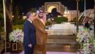 ولي العهد السعودي يستقبل الرئيس الأوزبكي بجدة