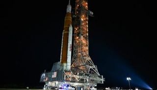 صاروخ ناسا الجديد SLS
