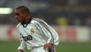 بعد 24 عاما.. هدف على طريقة روبرتو كارلوس في كندا (فيديو)