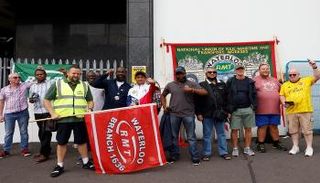 الإضرابات تجتاح مدن العالم 