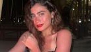 هاجر أحمد في إطلالة باهظة.. فستان وردي وسيارة "لامبورجيني" (صور)