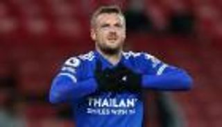 ليستر سيتي يقطع طريق مانشستر يونايتد بتمديد عقد فاردي 