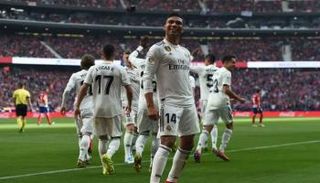 البرازيلي كاسيميرو مع نجوم ريال مدريد