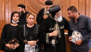 جانب من لقاء البابا تواضروس بأسر الضحايا