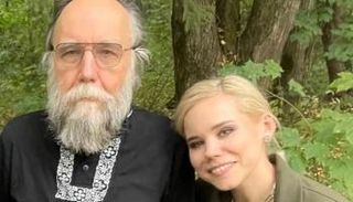 الفيلسوف الروسي ألكسندر دوجين وابنته داريا