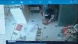 صيدلانية الإسماعيلية.. سرق محل عملها وكسر رأسها