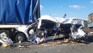 بقايا حطام حافلة الركاب