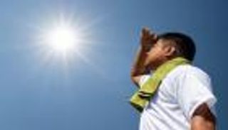 طبيب يحذر من التعرض لأشعة الشمس: البوركيني أفضل من البكيني