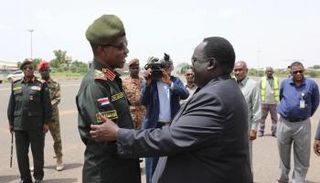 مستشار سلفاكير لدى وصوله إلى الخرطوم 