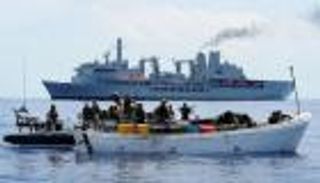 القرصنة والشحن العالمي.. مياه الصومال تخرج من قائمة الخطر