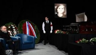 الفيلسوف الروسي ألكسندر دوغينا يلقي نظرة الوداع على بنته- الفرنسية