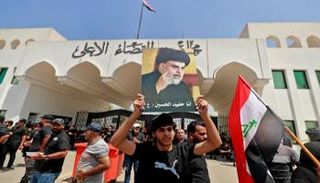 اعتصام أنصار التيار الصدري أمام مجلس القضاء الأعلى بالعراق- الفرنسية