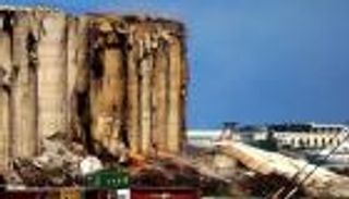 انهيار جزء جديد من الجهة الشمالية لصوامع الحبوب بمرفأ بيروت