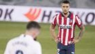 اعتداء وطرد مُنتظر.. شجار بين لاعب ومشجع يشعل أزمة في أتلتيكو مدريد