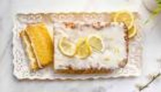 كيك الليمون الهشة.. طريقة تحضير حلوى الصيف المنعشة