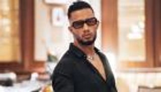 توزيع سلاسل ذهبية على جمهور محمد رمضان في حفل العلمين (خاص)