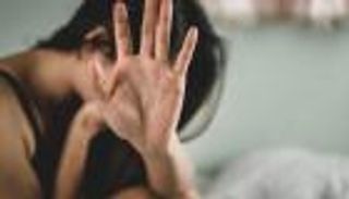 شاب يحاول الاعتداء جنسيا على طفلة شقيقه في تونس