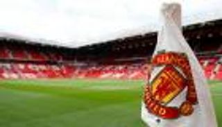 الدوري الإنجليزي.. لماذا يرفض نجوم العالم مانشستر يونايتد؟