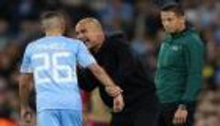 جوارديولا يجهز مفاجأة غير سارة لرياض محرز أمام برشلونة