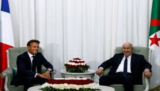 الرئيسان الجزائري عبدالمجيد تبون والفرنسي إيمانويل ماكرون