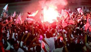 فرحة جماهير الزمالك المصري بفوز فريقها بالدوري