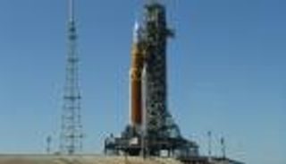 "أرتميس" الأمريكية.. توأم "أبولو" تصطاد الروس على القمر