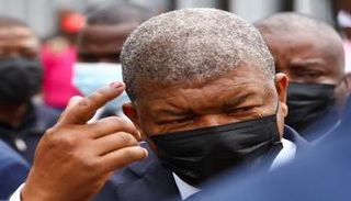 رئيس أنجولا المنتهية ولايته جواو لورينسو- رويترز