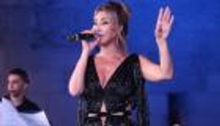 شيرين عبدالوهاب "ترد الجميل" لنوال الزغبي برسالة دعم