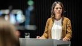 "رقص وقبلات".. رسالة دعم ألمانية لرئيسة وزراء فنلندا