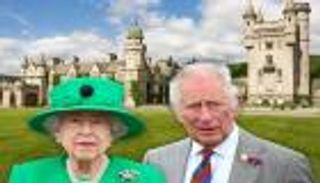 صحة الملكة إليزابيث تدفع الأمير تشارلز لزيارتها بصورة "غير معتادة"
