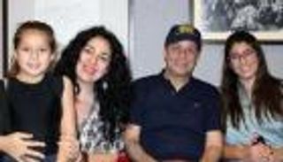 زوجة شريف منير تهاجم منتقديها.. وتحذف "عتاب ابنتيها" (صورة)