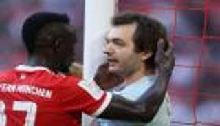 الدوري الألماني.. واقعة من البريميرليج تعطل مباراة بايرن ميونخ وجلادباخ (فيديو)