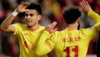 ماذا تعني مزاملة محمد صلاح؟.. نجم ليفربول يجيب