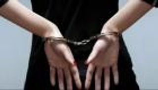 "مستريحة مستحضرات التجميل".. سيدة تحتال على 7 أشخاص في مصر