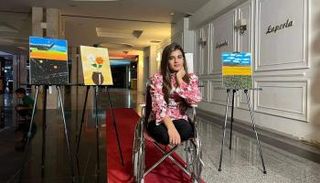 مريم في أول معرض فني لها