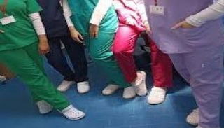 الممرضات الموقوفات عن العمل