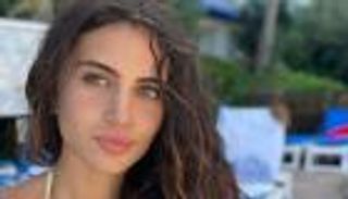 حسناء تصعد لنهائي مسابقة ملكة جمال إنجلترا "دون مكياج" (صور)