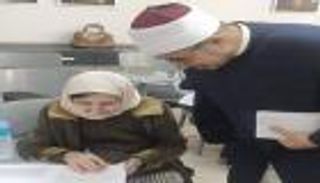 بصورة من داخل اللجنة.. الأزهر يحتفي بطالبة روسية وافدة عمرها 68 عاما