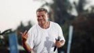 عمرو دياب يتألق في حفل جدة وسط حضور جماهيري كبير (صور)