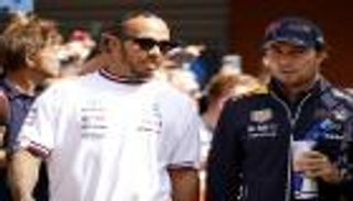 حادث وانسحاب وسباب.. لويس هاميلتون يشعل سباق بلجيكا في فورمولا 1