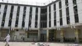 إصابات في اشتباكات بين سجناء وعناصر أمن في سجن رومية بلبنان