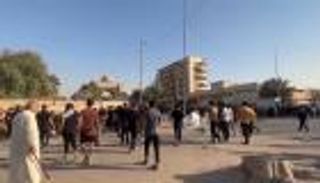 تراشق واقتحام مبان.. العراق يشتعل بين "التنسيقي والصدريين"