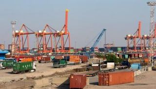 ميناء أم القصر العراقي - رويترز