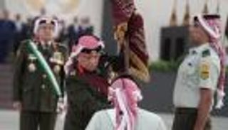 "العنابي الداكن".. أعلى درجة تكريم عسكري في الأردن