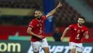 بالبكاء.. وليد سليمان يودع جماهير الأهلي المصري