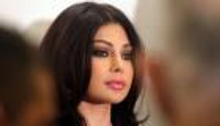 "هوت شورت وتاتو".. هيفاء وهبي تنشر صورا جريئة أمام البحر