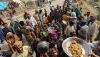 فيضانات باكستان.. معاناة المخيمات تعكر فرحة النجاة (صور)